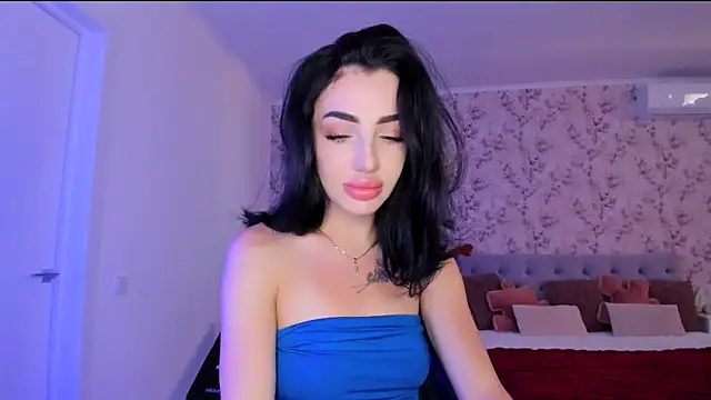 NancyLovee  online show from July 25, 2026, 2:36 pm