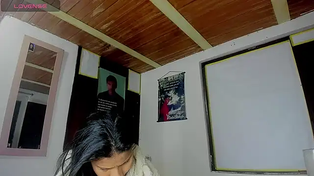 Snapshot of Nenita_Hot_ chatting on September 27, 2025, 9:53 pm Nenita Hot  online show from September 27, 2025, 9:53 pm