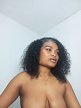 Snapshot of gianna_smith chatting on February 13, 2026, 7:04 am gianna smith online show from February 13, 2026, 7:04 am