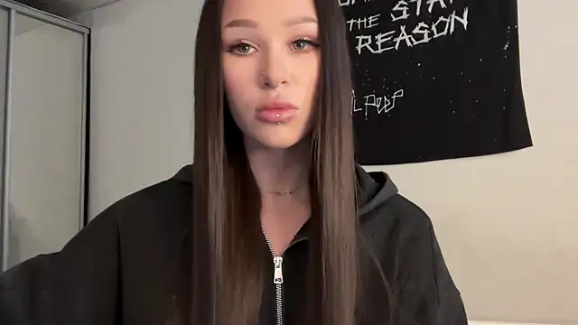 Snapshot of ur_molly chatting on February 28, 2026, 5:08 am ur molly online show from February 28, 2026, 5:08 am