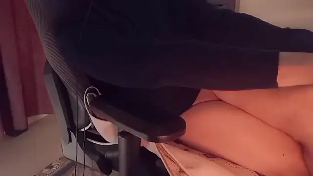 Snapshot of meow199410 chatting on October 28, 2025, 11:40 pm meow199410 online show from October 28, 2025, 11:40 pm