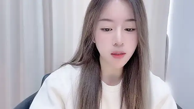 Snapshot of chloe-01 chatting on December 3, 2024, 4:36 am chloe-01 online show from December 3, 2024, 4:36 am