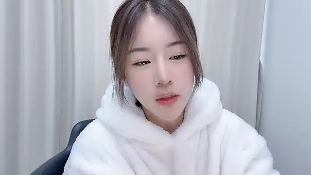 Snapshot of chloe-01 chatting on December 6, 2024, 4:14 am chloe-01 online show from December 6, 2024, 4:14 am