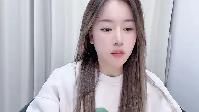 Snapshot of chloe-01 chatting on December 21, 2024, 12:16 pm chloe-01 online show from December 21, 2024, 12:16 pm