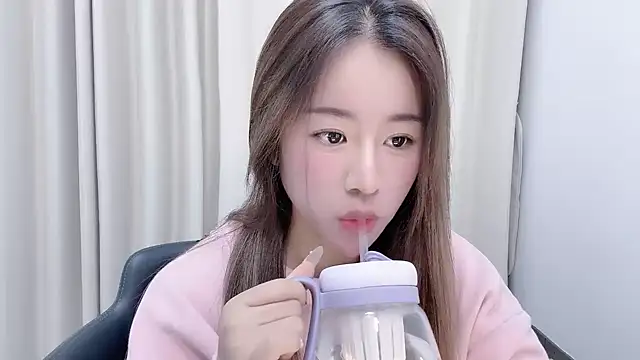 Snapshot of chloe-01 chatting on January 11, 2025, 12:29 pm chloe-01 online show from January 11, 2025, 12:29 pm