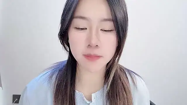 chloe-01 online show from November 26, 2025, 3:18 am