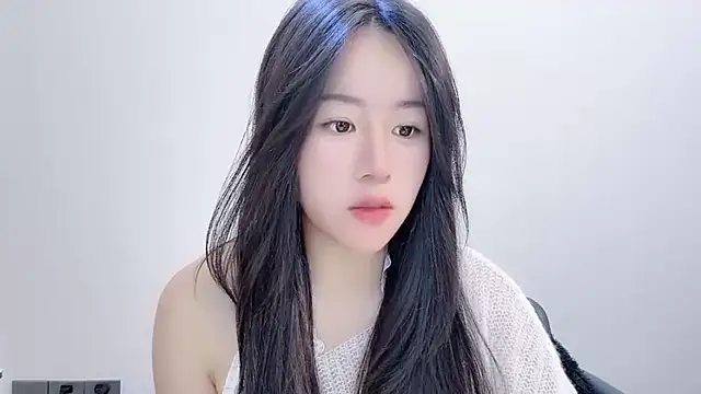 chloe-01 online show from December 18, 2025, 4:07 am