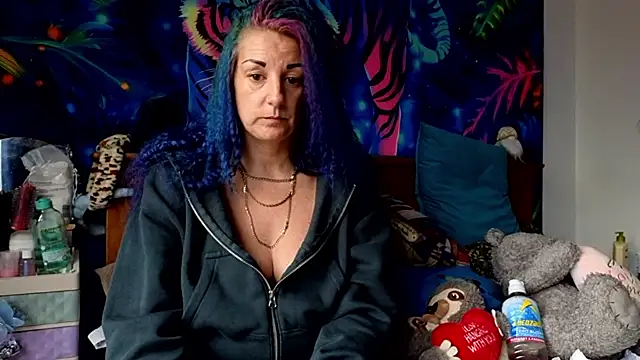 tattoomilf86 online show from February 19, 2026, 2:57 pm