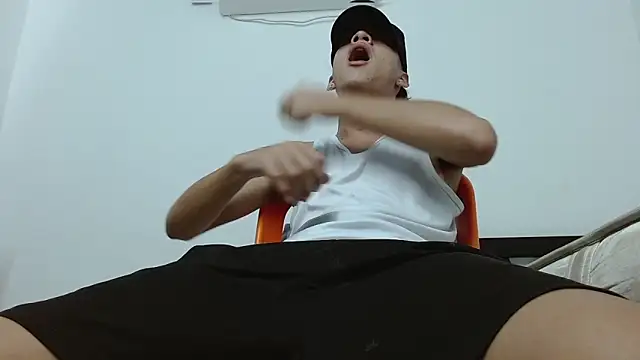 Macho Dom online show from March 8, 2026, 10:52 am