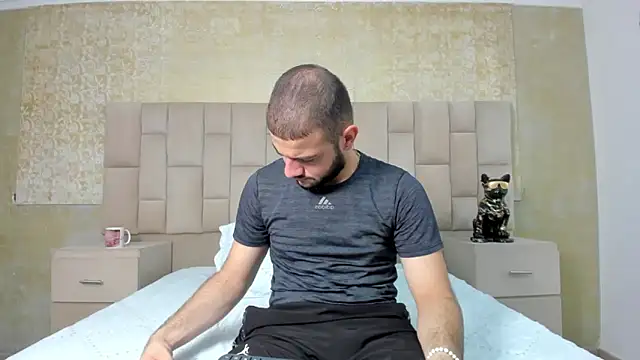 MaximusDick1  online show from October 22, 2025, 2:56 am