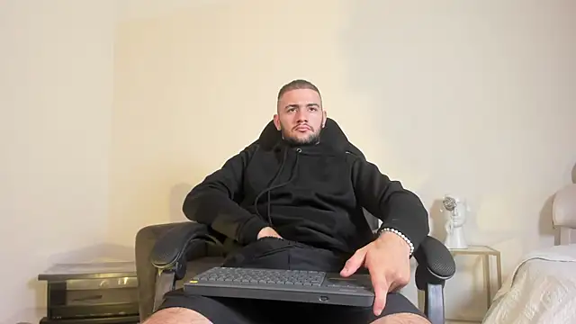 MaximusDick1  online show from June 30, 2026, 12:06 pm