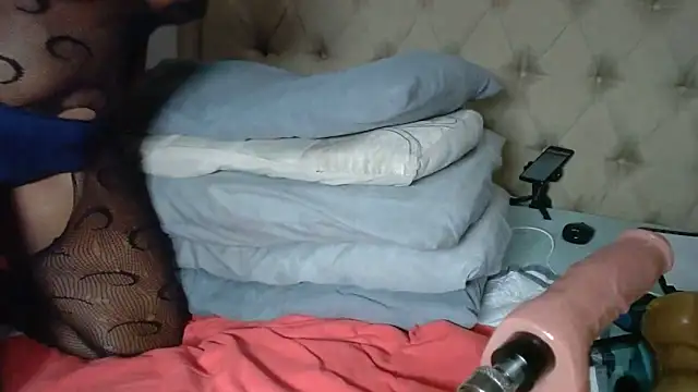 Snapshot of QUEENSHEBAxx01 chatting on June 10, 2026, 4:12 am QUEENSHEBAxx01 online show from June 10, 2026, 4:12 am