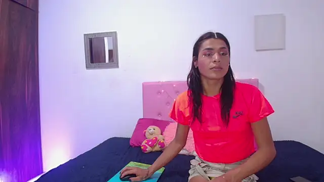 issa kitty online show from February 22, 2025, 8:09 pm