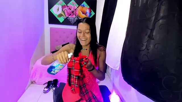 issa kitty online show from November 15, 2025, 6:59 pm