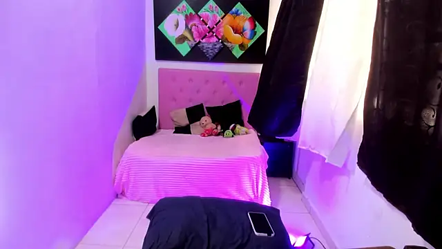 issa kitty online show from November 21, 2025, 7:12 pm