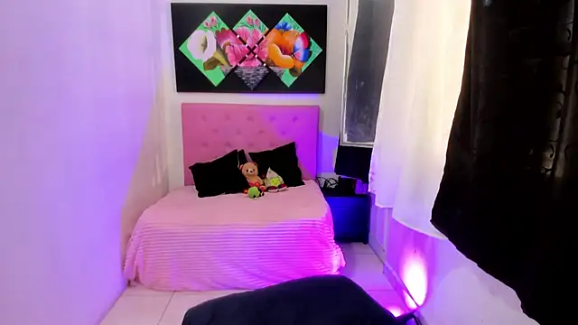 issa kitty online show from November 26, 2025, 6:31 pm