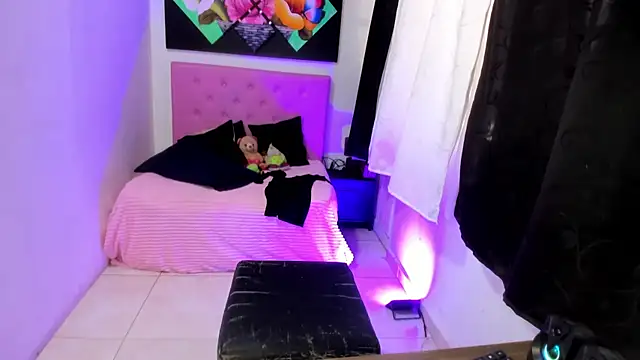 issa kitty online show from November 27, 2025, 7:05 pm