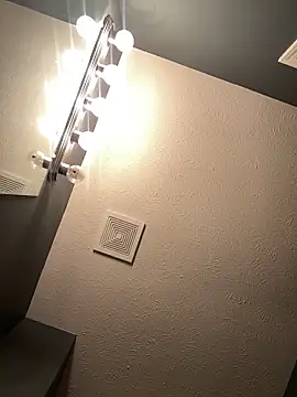 Snapshot of Ectorius chatting on December 17, 2025, 1:50 pm Ectorius online show from December 17, 2025, 1:50 pm