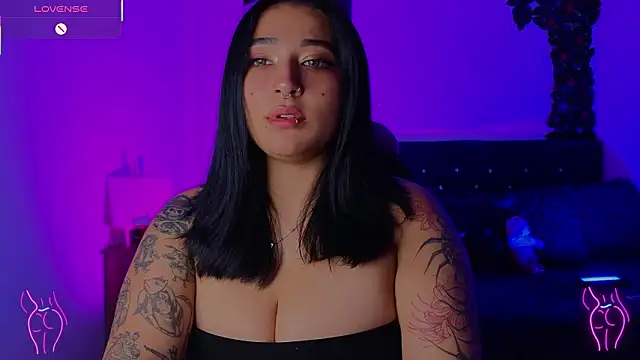 Snapshot of Pauilina chatting on March 11, 2026, 12:00 pm Pauilina online show from March 11, 2026, 12:00 pm