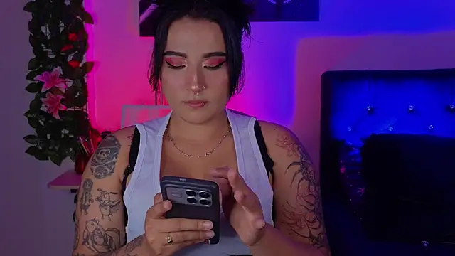 Pauilina online show from June 22, 2026, 4:20 am