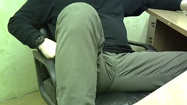 nikdov3 online show from February 5, 2026, 4:50 am