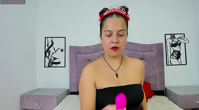 LunaSmitt online show from March 13, 2025, 1:32 am