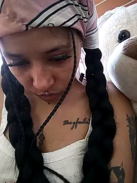 Snapshot of devi_black13_ chatting on February 10, 2026, 6:01 pm devi black13 online show from February 10, 2026, 6:01 pm