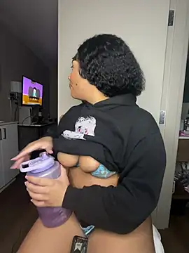 Snapshot of dvtbvby chatting on February 18, 2025, 9:10 am dvtbvby online show from February 18, 2025, 9:10 am