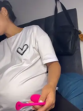  Luana online show from February 26, 2026, 1:04 am