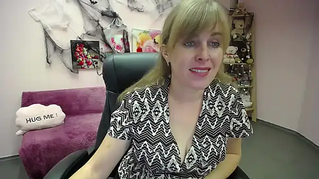 Hot Milady online show from October 10, 2025, 6:56 am