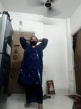 zeepe19 online show from November 17, 2025, 6:03 pm