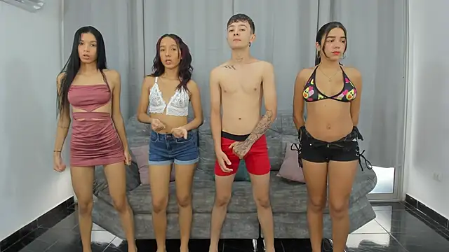 Snapshot of twinss_sexxx chatting on January 9, 2025, 8:22 pm twinss sexxx online show from January 9, 2025, 8:22 pm