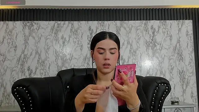 Miamontoya online show from January 18, 2025, 2:44 pm