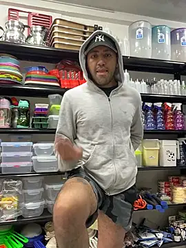 JuanZapata33 online show from February 7, 2026, 9:18 pm