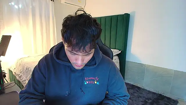 man dur07 online show from December 20, 2025, 7:32 pm