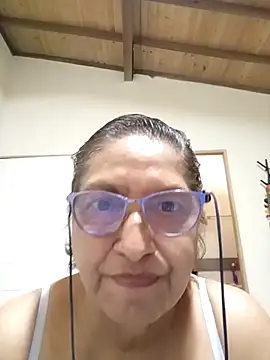 florecita69 online show from November 7, 2025, 2:17 pm