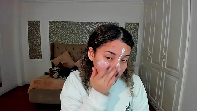 Mayaa ross online show from September 23, 2025, 2:03 am