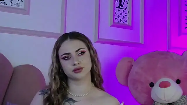 Abby  White online show from April 19, 2026, 4:06 pm