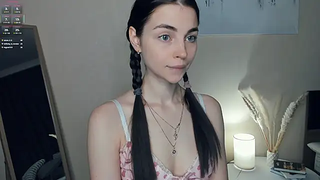 MaryJacksoon online show from November 22, 2025, 7:51 am