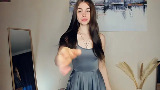 MaryJacksoon online show from February 3, 2026, 7:35 am