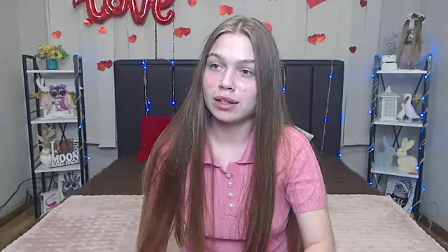 LaraPika online show from May 11, 2026, 5:35 am