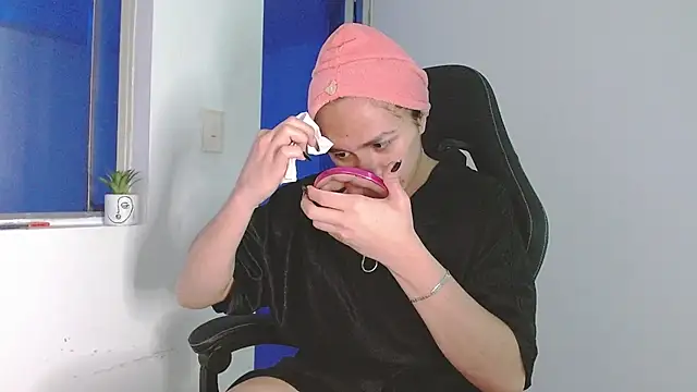 giuliana andrade online show from February 25, 2026, 12:09 am