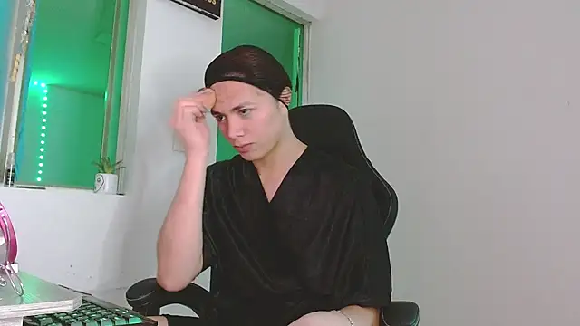 giuliana andrade online show from March 17, 2026, 11:52 pm