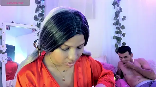 catalina and roger online show from November 5, 2025, 8:09 pm