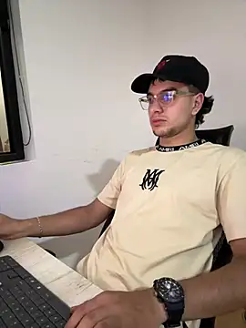 Amadeo Wild online show from January 11, 2025, 10:29 pm