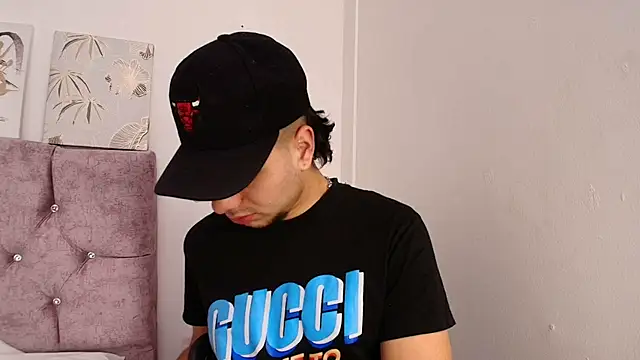 Amadeo Wild online show from February 2, 2025, 1:08 pm