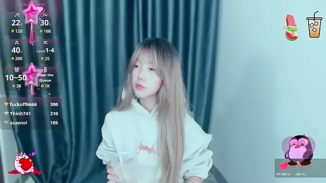 -Poison-Ivy- online show from December 4, 2024, 12:36 pm