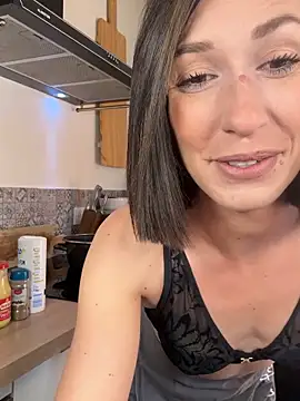 lola tentatiion online show from April 8, 2026, 7:19 am