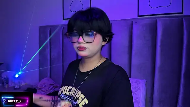 Kitty Gang online show from February 3, 2026, 2:53 am