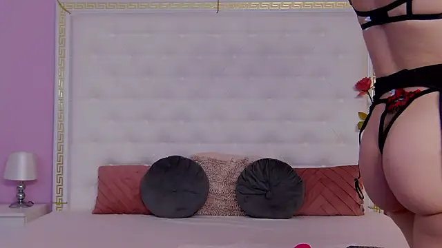 Lenna Paul online show from March 16, 2026, 5:44 am